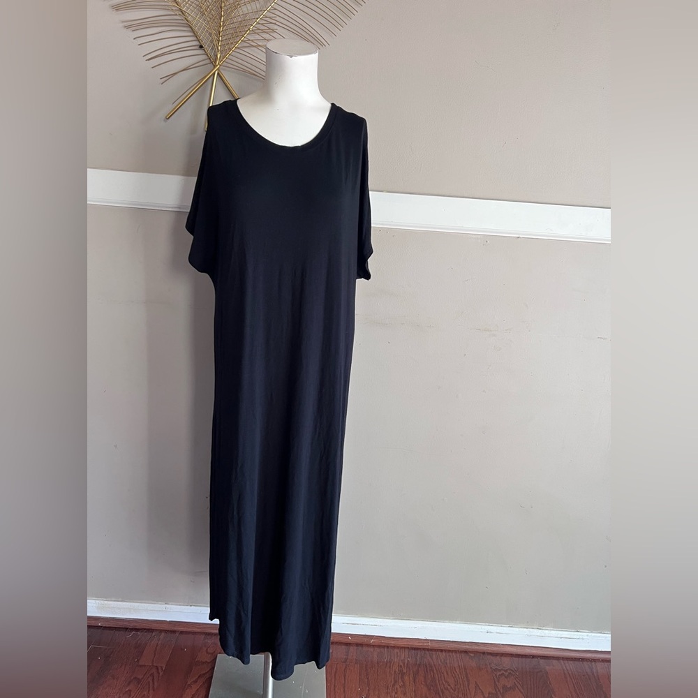 Luxe Classic Black Maxi Dress